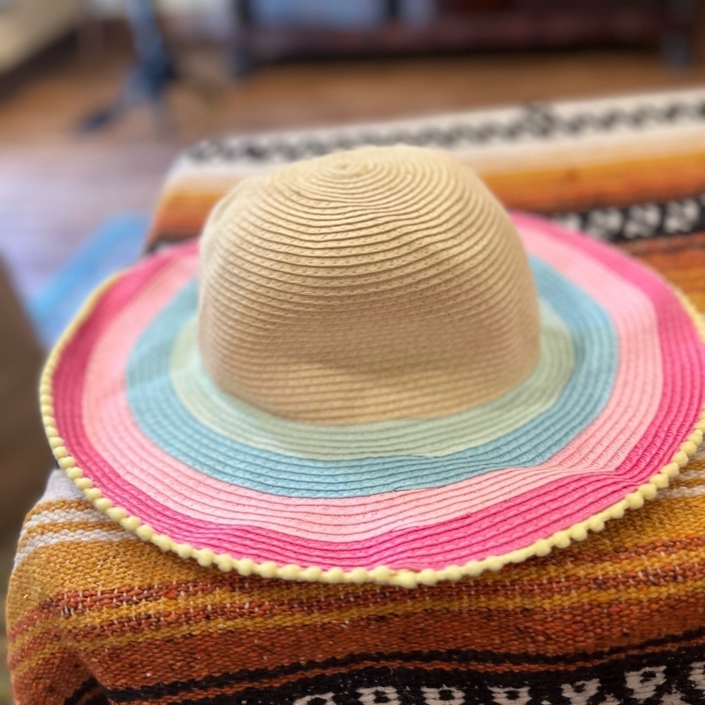 Sun hat in GUC - Picture 3 of 5